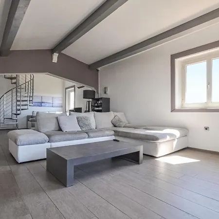 Lovely In בית נופש סאן-לורן-דו-ואר