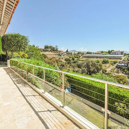 בית נופש Lovely In