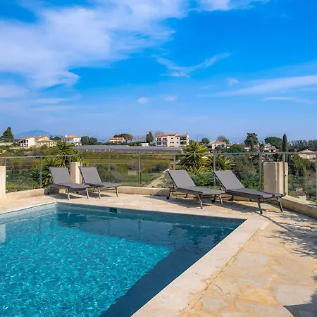 בית נופש Lovely In *